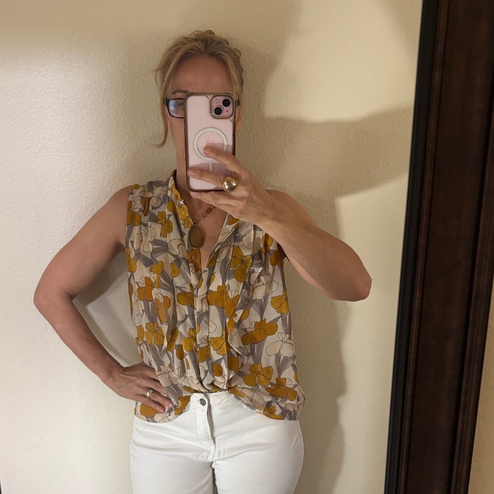 Ann Taylor Floral Sleeveless V-Neck Blouse in Mustard and Cream